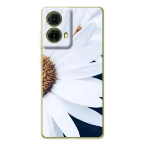 Чехол с ромашками на Motorola MOTO G85 (Пол ромашки)