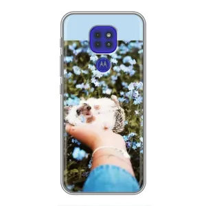 Чехлы с изображением разных животных для Motorola MOTO G9 Play (Ежик на руках)
