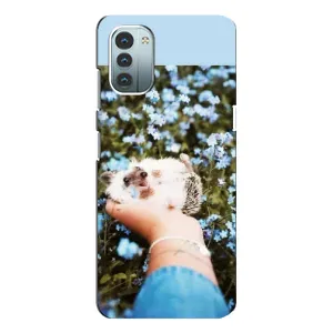 Чехлы с изображением разных животных для Nokia G21 (Ежик на руках)