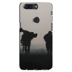 Чехлы на военную тематику для One Plus 5T (Бой солдат)