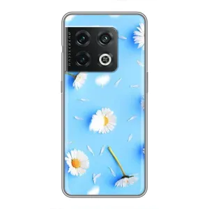 Чехол с Цветами для OnePlus 10 Pro (ромашки на голубом)