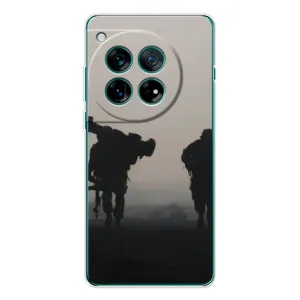 Чехлы на военную тематику для OnePlus 12 (Бой солдат)