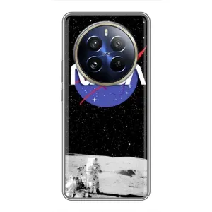 Силиконовый бампер с принтом "Наса" на Realme 12 Pro Plus (Nasa на луне)