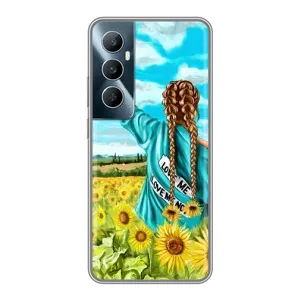 Чохол Стильні дівчата на Realme C65 (Дівчина на полі)