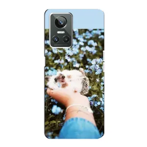 Чехлы с изображением разных животных для Realme GT Neo 3 (Ежик на руках)