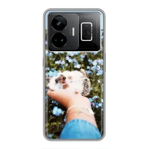 Чехлы с изображением разных животных для Realme GT3 (Ежик на руках)