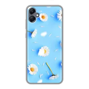 Чехол с Цветами для Samsung Galaxy A05 (ромашки на голубом)