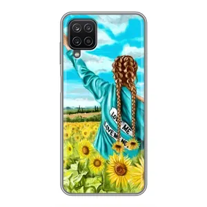 Чехол Стильные девушки на Samsung Galaxy A12 (Девушка на поле)