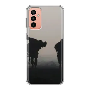 Чехлы на военную тематику для Samsung Galaxy M13 (Бой солдат)