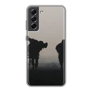 Чехлы на военную тематику для Samsung Galaxy S21 FE (Бой солдат)