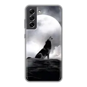 Чехол с Волком на Samsung Galaxy S21 FE (Волк и луна)