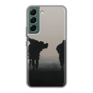 Чехлы на военную тематику для Samsung Galaxy S22 Plus (Бой солдат)