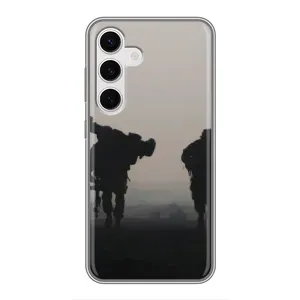 Чехлы на военную тематику для Samsung Galaxy S24 (Бой солдат)