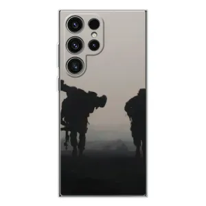 Чехлы на военную тематику для Samsung Galaxy S25 Ultra (Бой солдат)