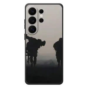 Чехлы на военную тематику для Samsung Galaxy S26 Ultra (Бой солдат)