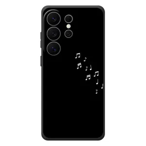 Чехол с картинками на черном фоне для Samsung Galaxy S26 Ultra (Ноты)