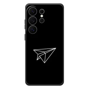 Чехол с картинками на черном фоне для Samsung Galaxy S26 Ultra (Самолетик)