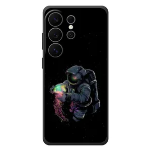 Силиконовый Чехол с принтом "Космонавты" на Samsung Galaxy S26 Ultra (В руках земля)