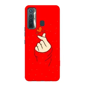 Чехлы (Знак сердечка) на TECNO Camon 17 (Сердце на красном)