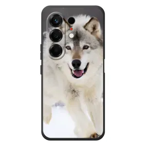 Чехол с Волком на TECNO Camon 50 (Волк на снегу)