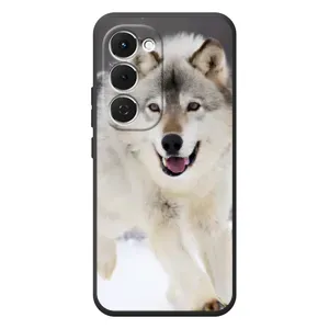 Чохол з Вовком на Tecno Spark 40 Pro Plus (Вовк біжить по снігу)