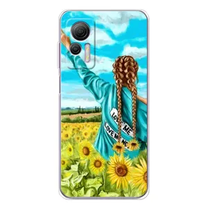 Чехол Стильные девушки на Ulefone Note 14 (Девушка на поле)
