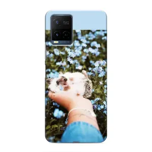 Чехлы с изображением разных животных для Vivo Y21 / Y21s (Ежик на руках)