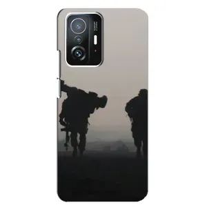 Чехлы на военную тематику для Xiaomi 11T / 11T Pro (Бой солдат)