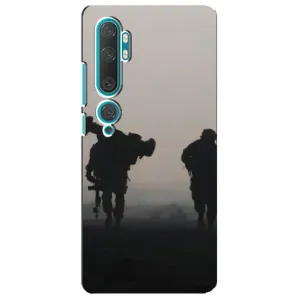 Чехлы на военную тематику для Xiaomi Mi Note 10 (Бой солдат)