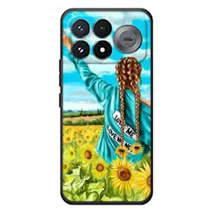 Чехол Стильные девушки на Xiaomi Poco F9 Pro (Девушка на поле)