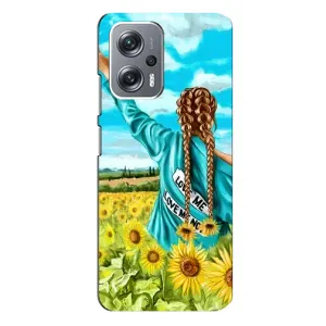 Чехол Стильные девушки на Xiaomi Redmi Note 12 Pro Plus (Девушка на поле)