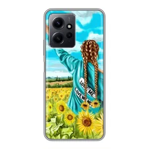 Чехол Стильные девушки на Xiaomi Redmi Note 12 (Девушка на поле)