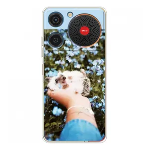 Чехлы с изображением разных животных для ZTE Nubia Music (Ежик на руках)