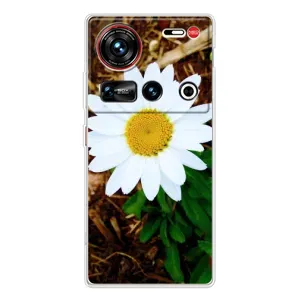 Чехол с ромашками на ZTE Nubia Z70 Ultra (Белая ромашка)