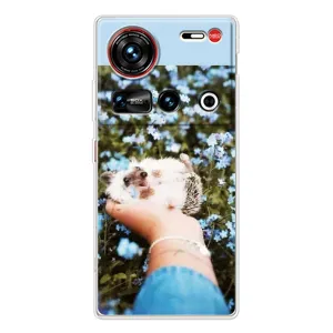 Чехлы с изображением разных животных для ZTE Nubia Z70 Ultra (Ежик на руках)