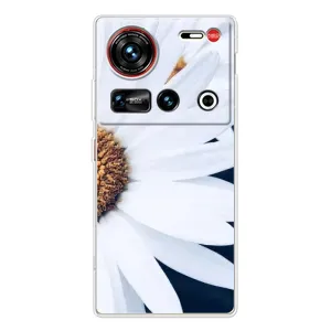 Чехол с ромашками на ZTE Nubia Z70 Ultra (Пол ромашки)