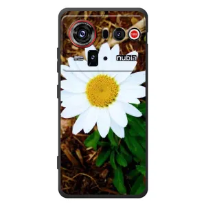 Чехол с ромашками на ZTE nubia Z80 Ultra (Белая ромашка)