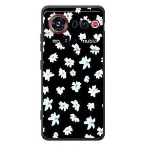 Чехол с ромашками на ZTE nubia Z80 Ultra (Маленькие ромашки)